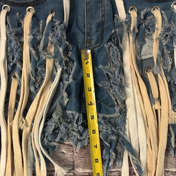 Hot & Delicious Denim Fringe Shorty Shorts Jorts S Festival Boho Cowgirl Rave - Picture 10 of 11